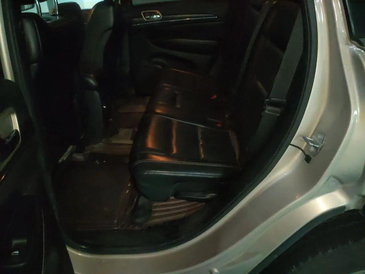 Jeep Grand Cherokee 2014 3.6L Elite Navigation Edition — миниатюра 17