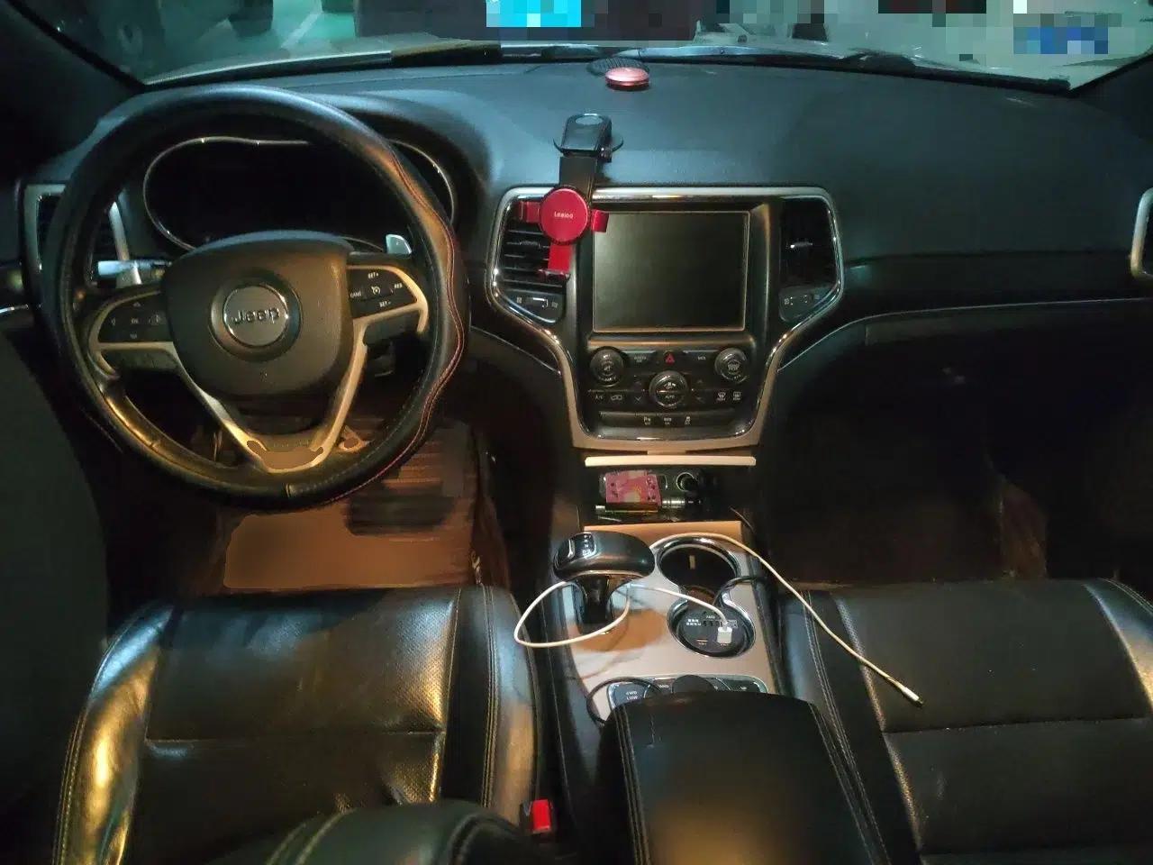 Jeep Grand Cherokee 2014 3.6L Elite Navigation Edition — миниатюра 9