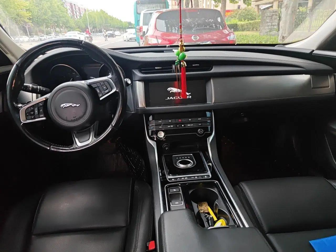 Jaguar XFL 2019 XFL 2.0T 200PS Two-Wheel-Drive Luxury Edition — миниатюра 9