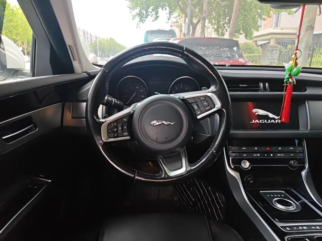 Jaguar XFL 2019 XFL 2.0T 200PS Two-Wheel-Drive Luxury Edition — миниатюра 10