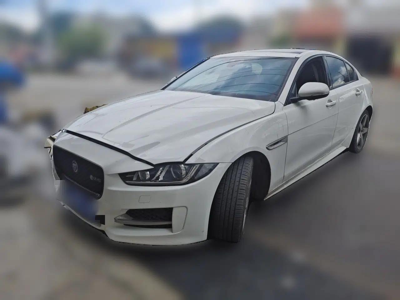 Jaguar XE Jaguar XE 2016 2.0T (Imported) — миниатюра 1