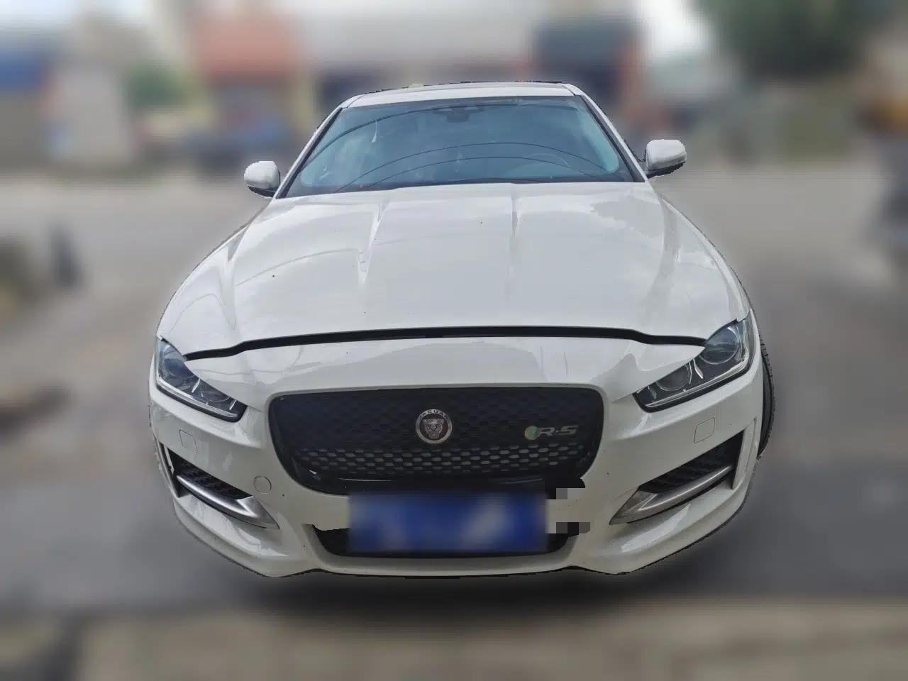 Jaguar XE Jaguar XE 2016 2.0T (Imported) — миниатюра 2