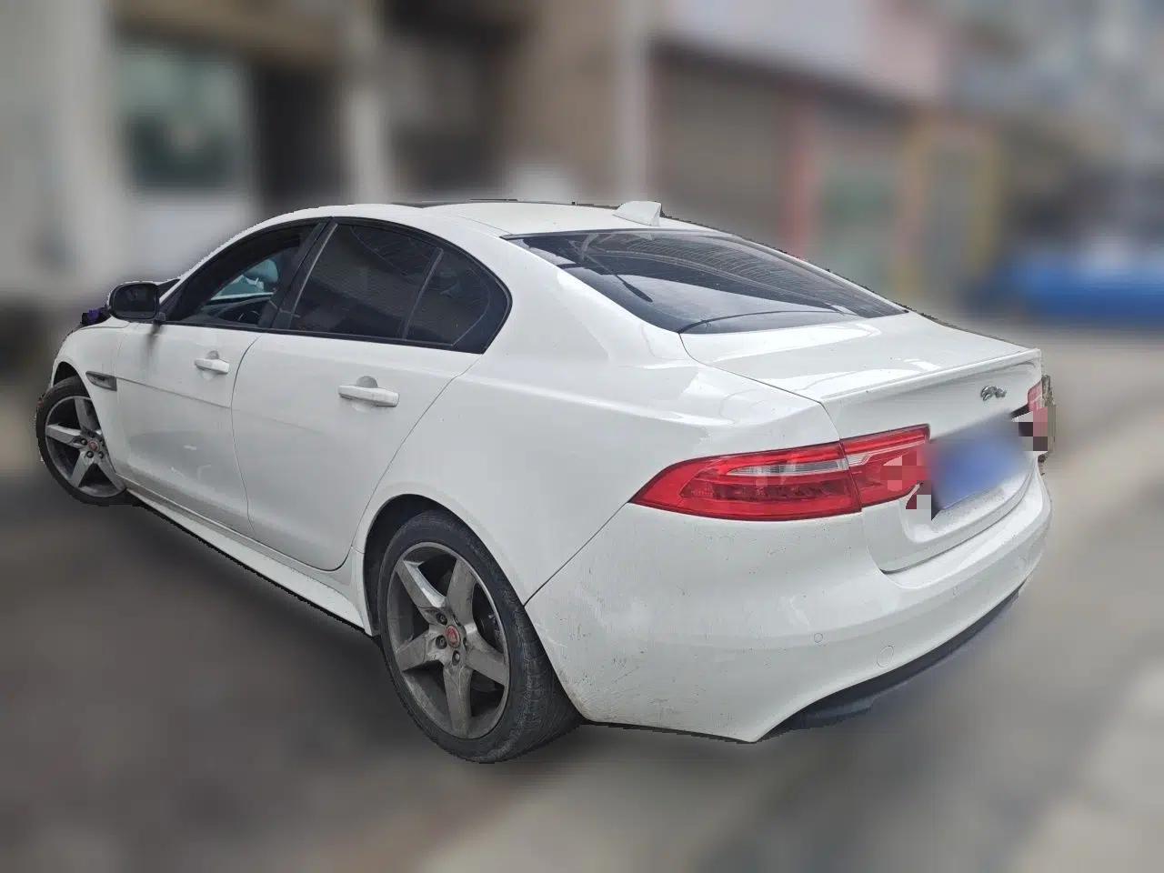 Jaguar XE Jaguar XE 2016 2.0T (Imported) — миниатюра 4