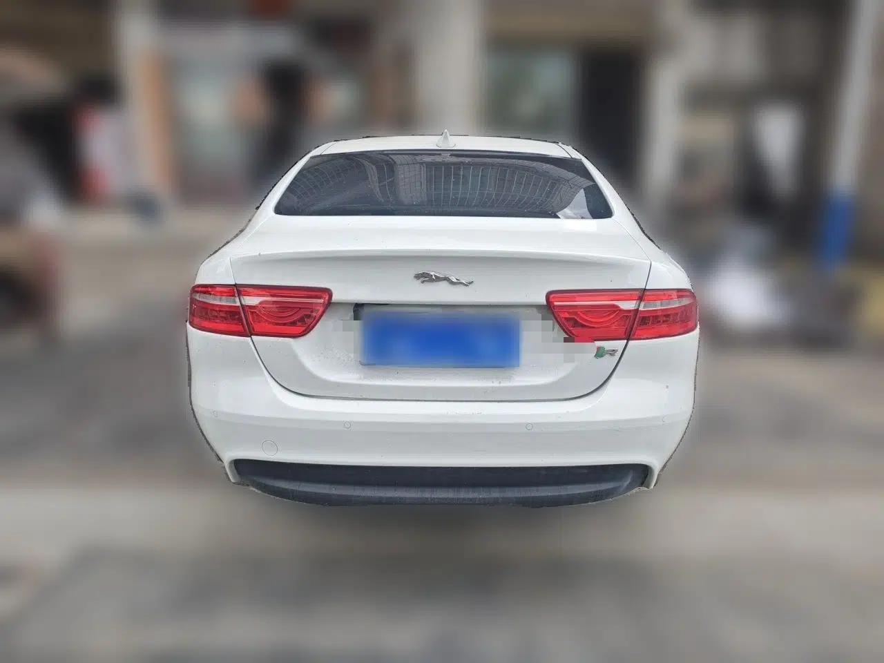 Jaguar XE Jaguar XE 2016 2.0T (Imported) — миниатюра 5