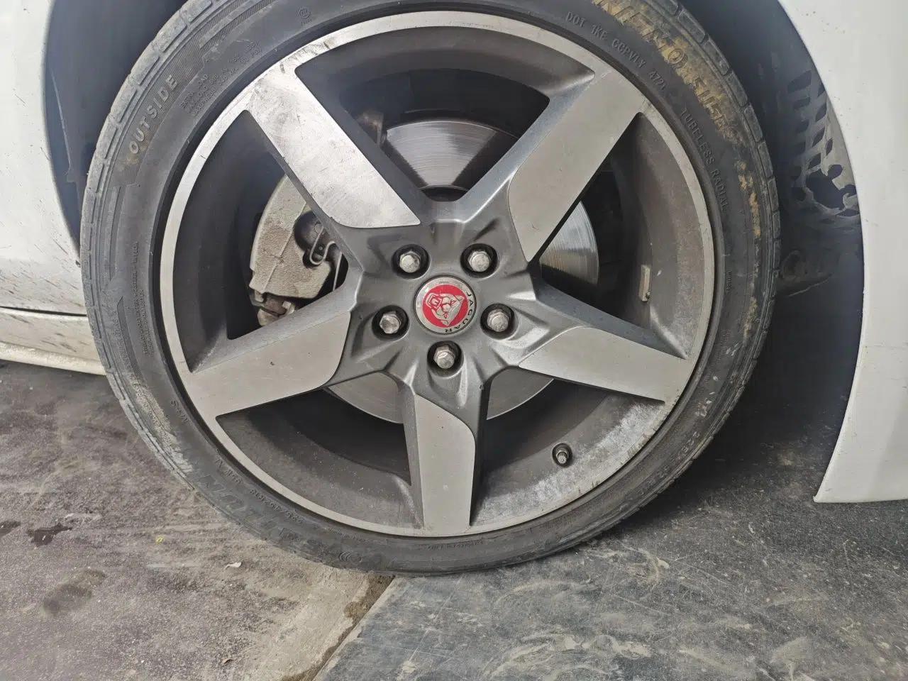 Jaguar XE Jaguar XE 2016 2.0T (Imported) — миниатюра 8