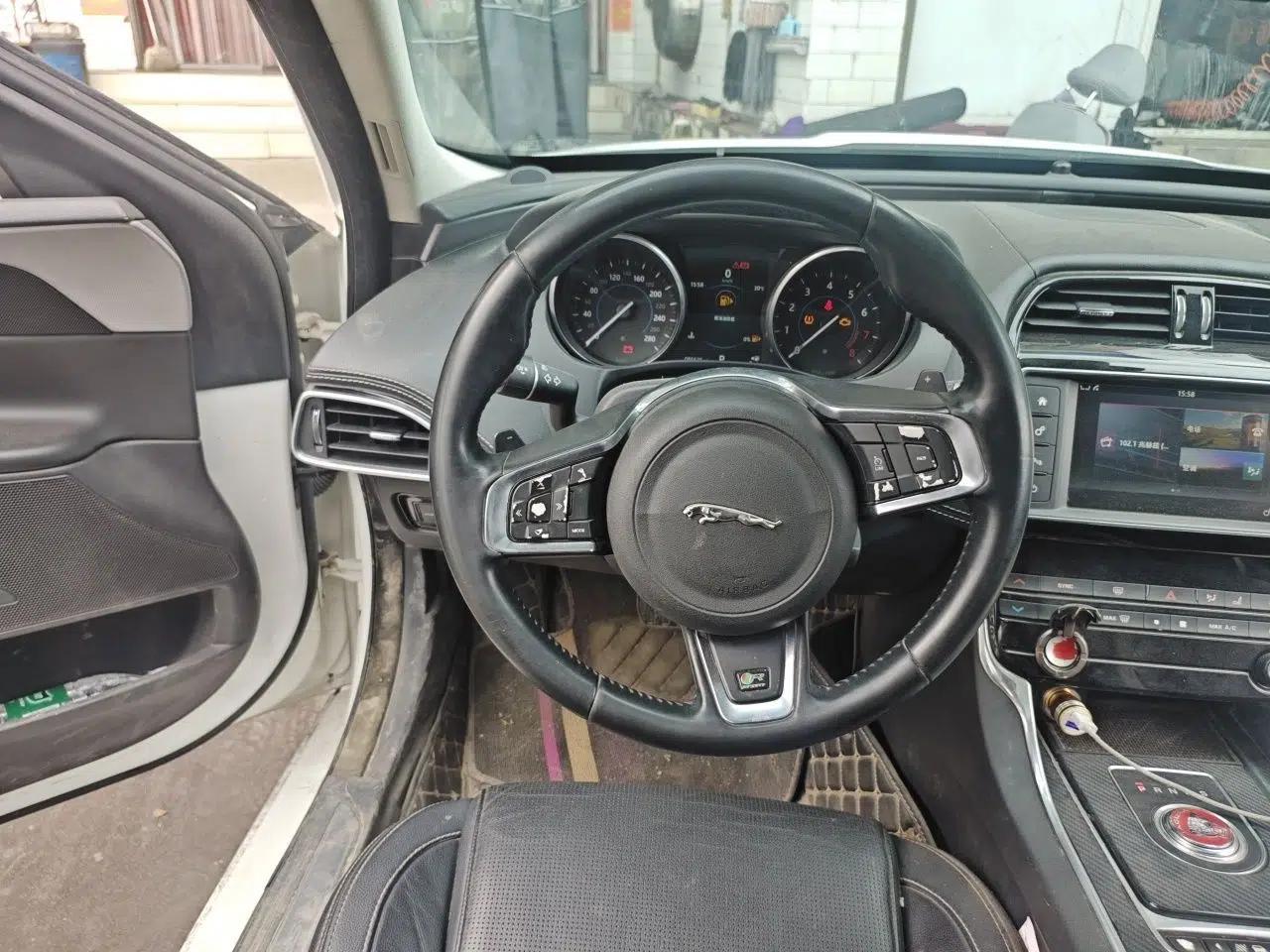 Jaguar XE Jaguar XE 2016 2.0T (Imported) — миниатюра 10