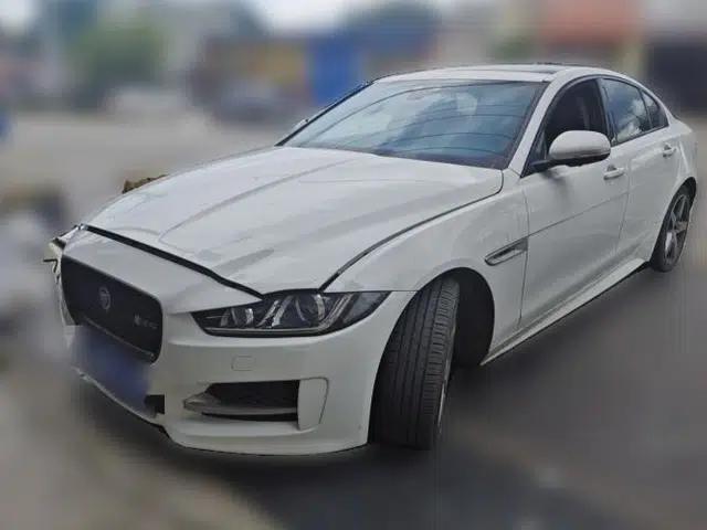 Jaguar XE Jaguar XE 2016 2.0T (Imported)
