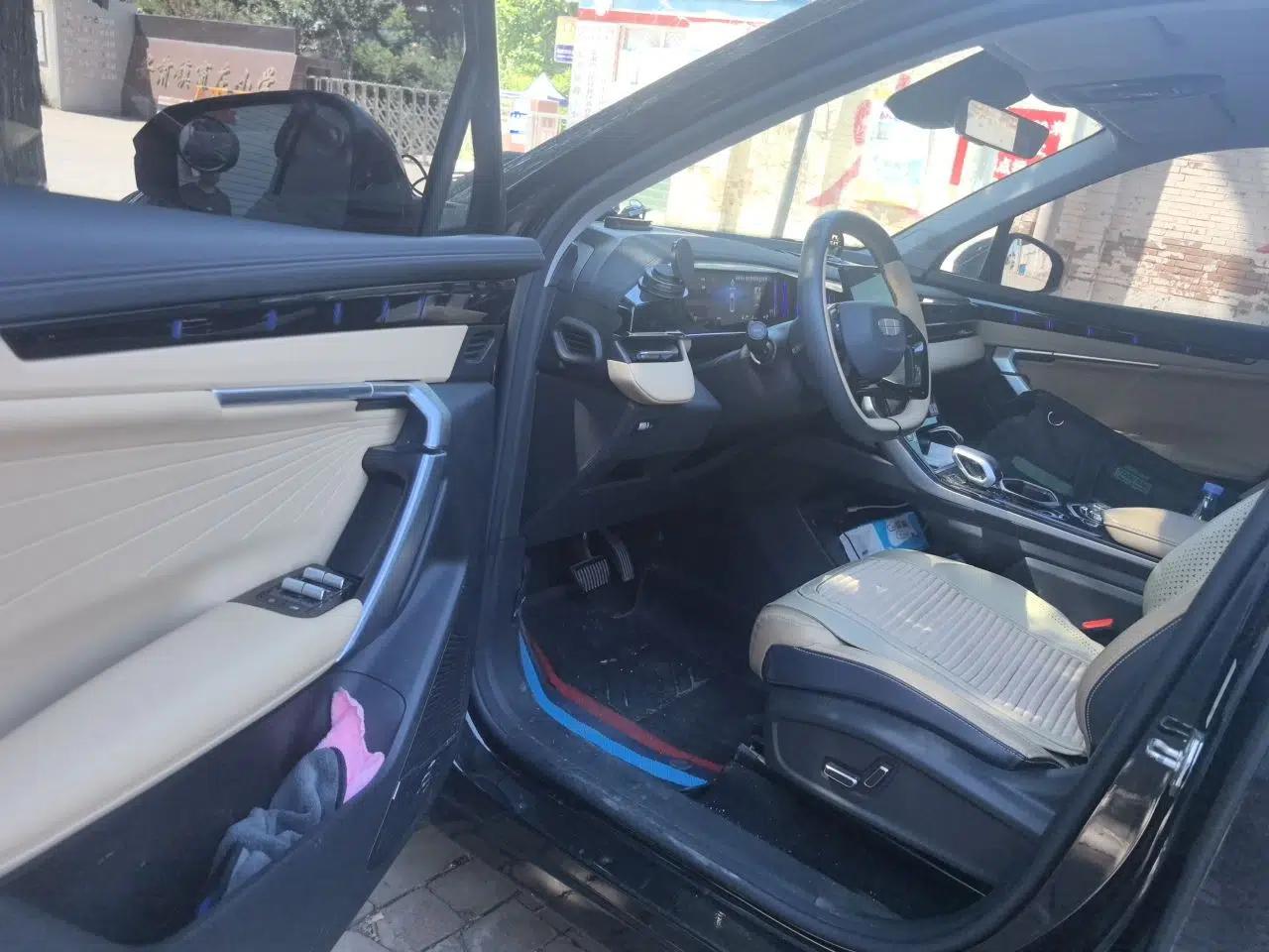 Geely Auto FX11 2023 1.5TD DCT Prestige Edition — миниатюра 19
