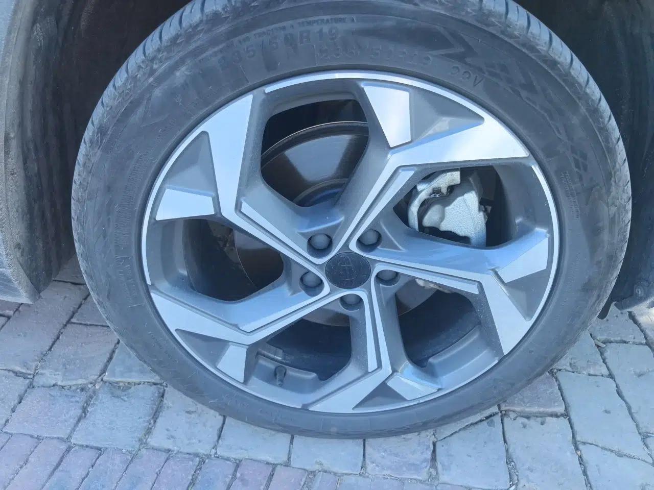 Geely Auto FX11 2023 1.5TD DCT Prestige Edition — миниатюра 8