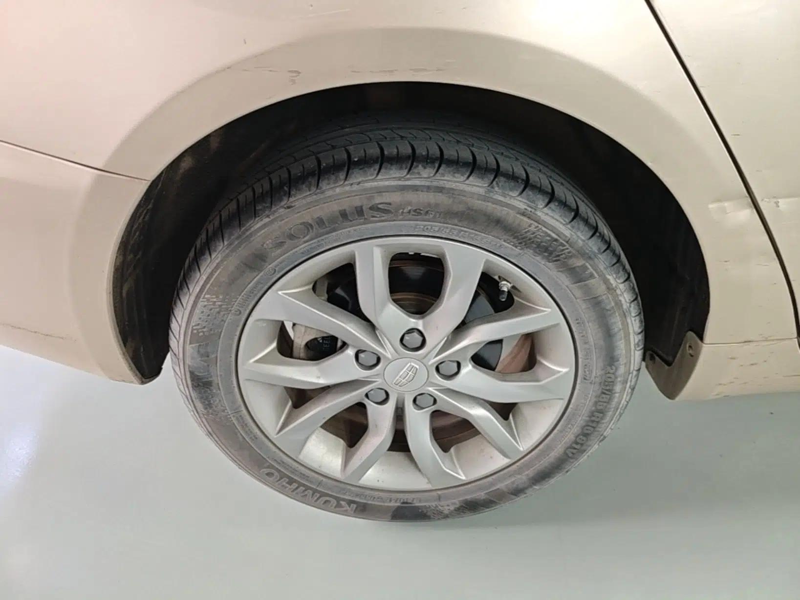 Geely Auto Emgrand GL 2017 1.3T DCT Elite Model — миниатюра 11
