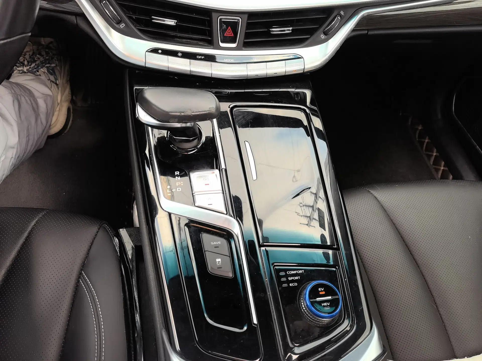 Geely Auto Emgrand GT New Energy 2018 1.5T PHEV Yaoxiang Edition — миниатюра 14