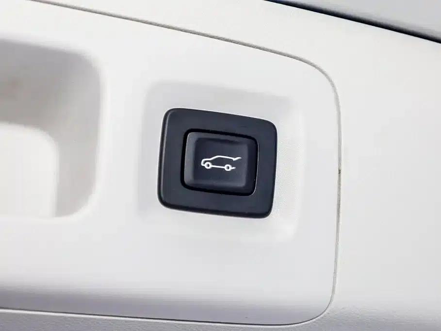 Buick GL8 PHEV 2024 Luxury Edition 7-seater — миниатюра 7