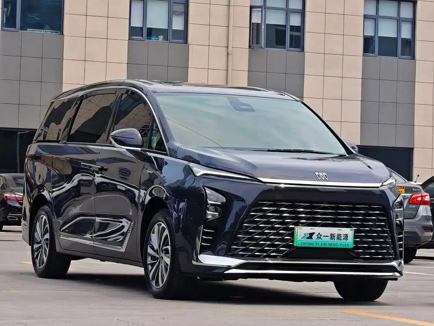 Buick GL8 PHEV 2026 Luxury Smart Edition — миниатюра 3