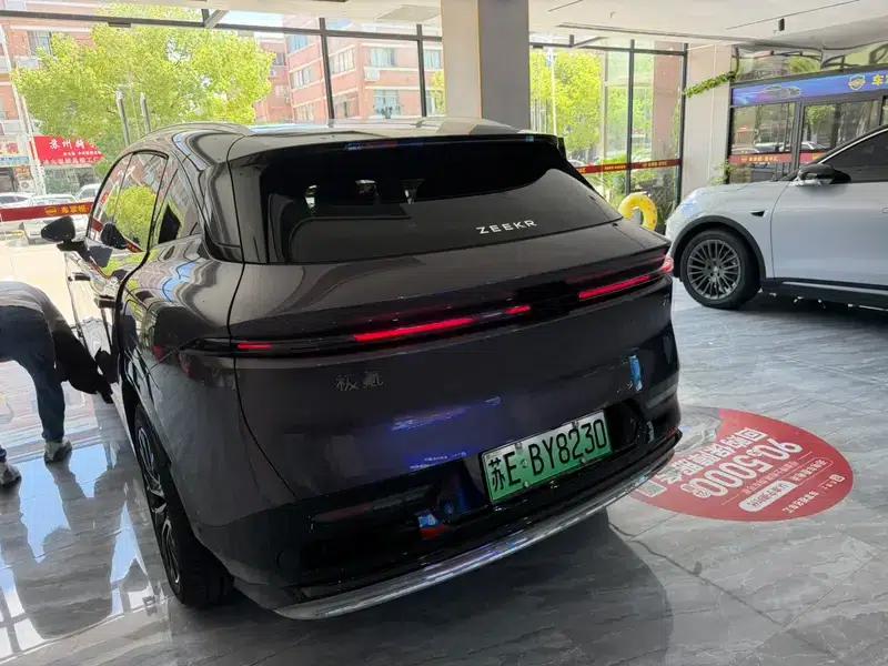 ZEEKR 7X 2025 75kWh Rear-Wheel Drive Intelligent Driving Edition — миниатюра 3