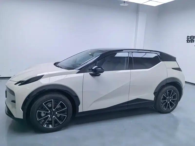 ZEEKR X 2023 YOU Edition, 4-seater, 4WD — миниатюра 2