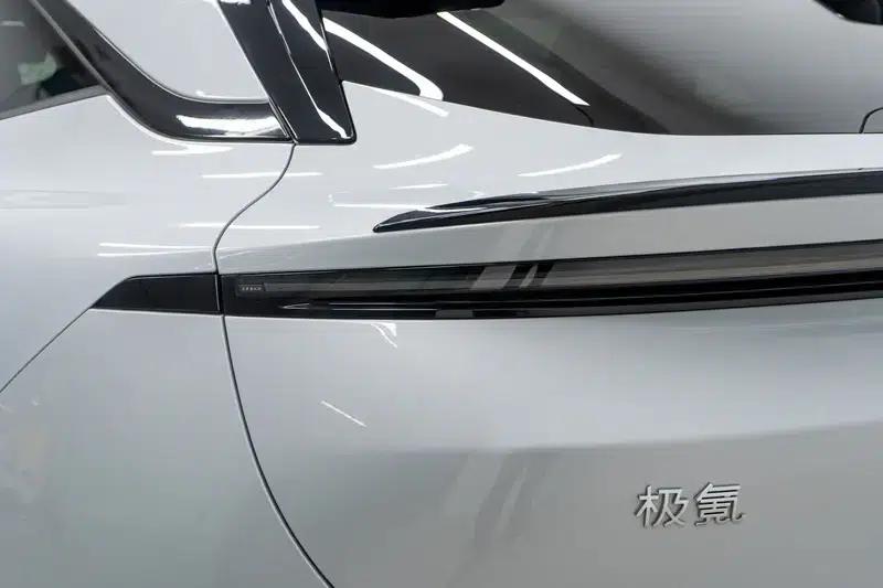 ZEEKR 007GT 2025 All-Wheel Drive Intelligent Driving Edition 75kWh — миниатюра 13