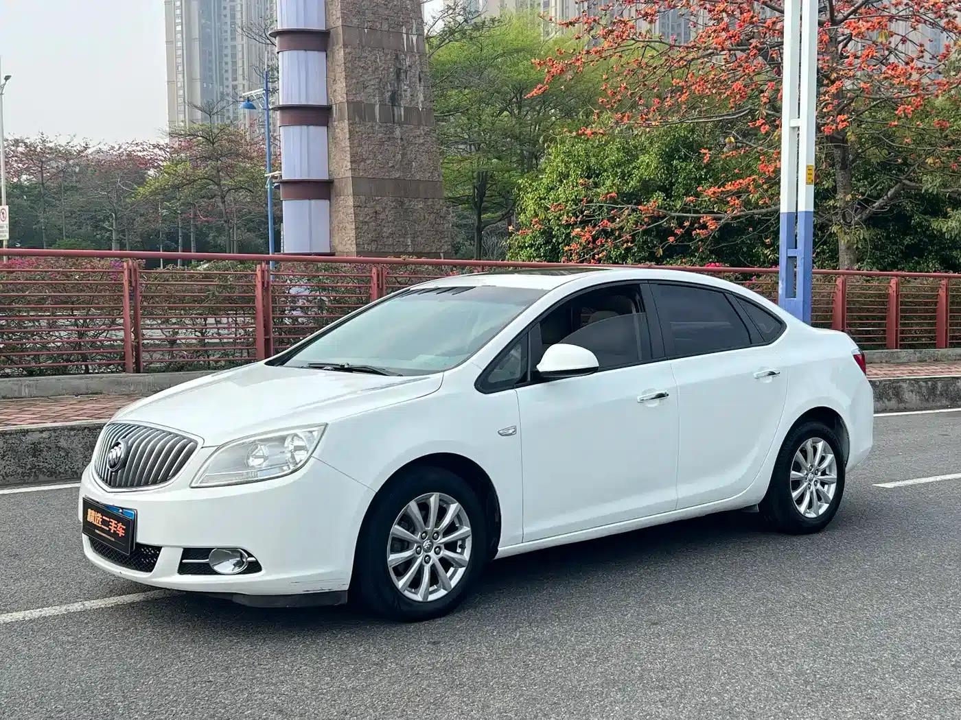 Buick Excelle GT 1.6L Automatic Comfort Edition (2013) — миниатюра 3