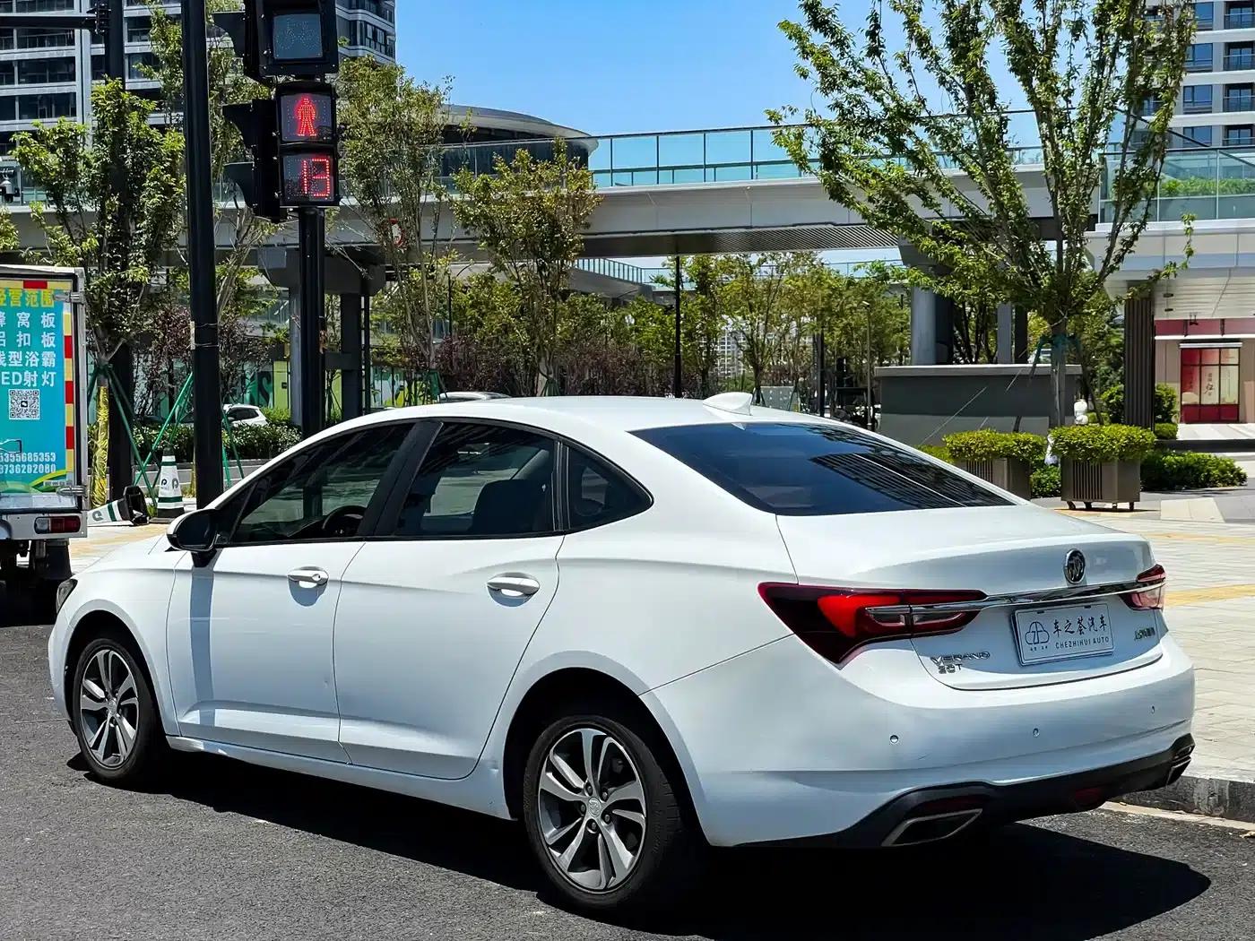 Buick Verano 2020 20T CVT Leading Edition — миниатюра 3