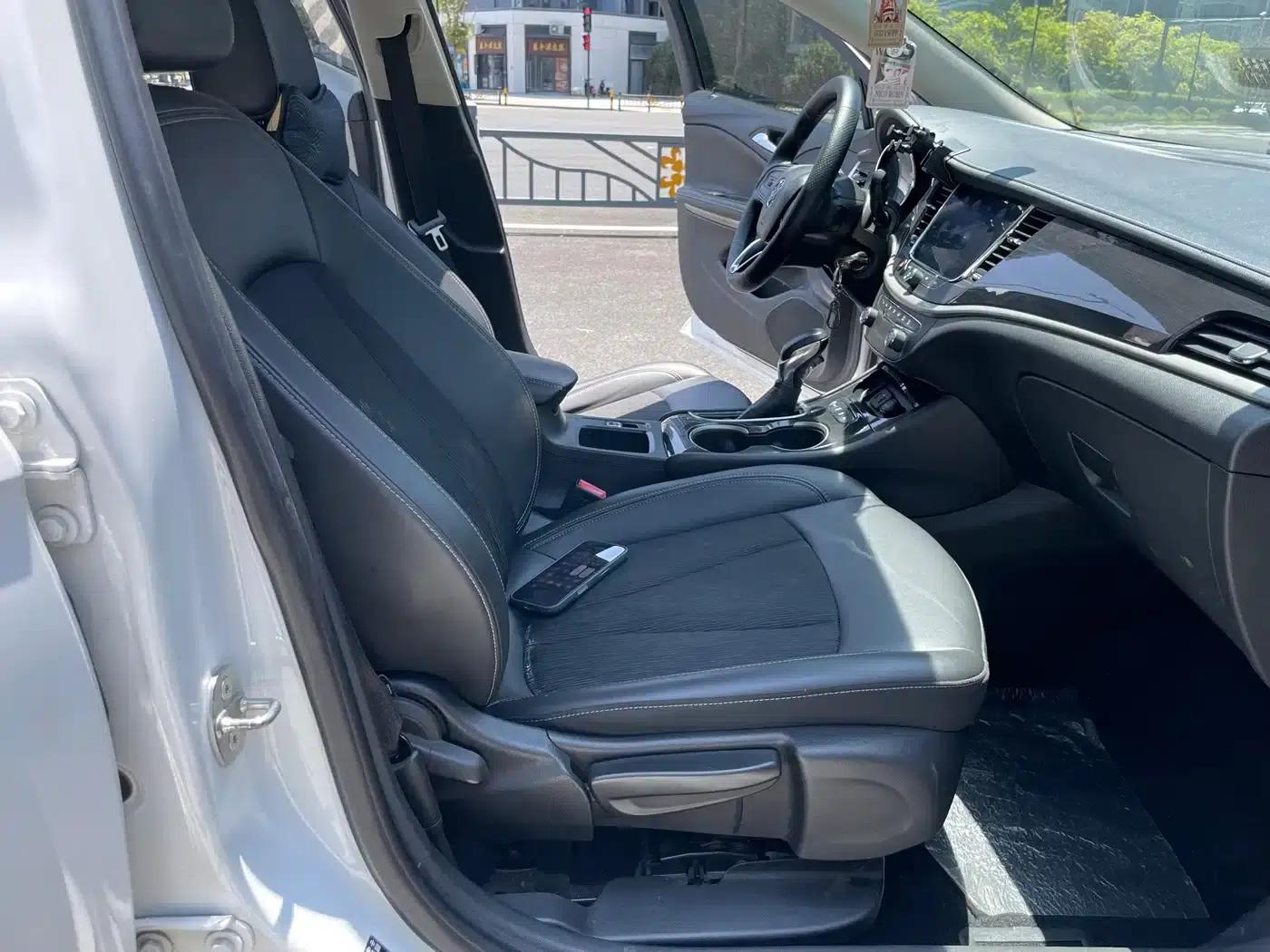 Buick Verano 2020 20T CVT Leading Edition — миниатюра 8