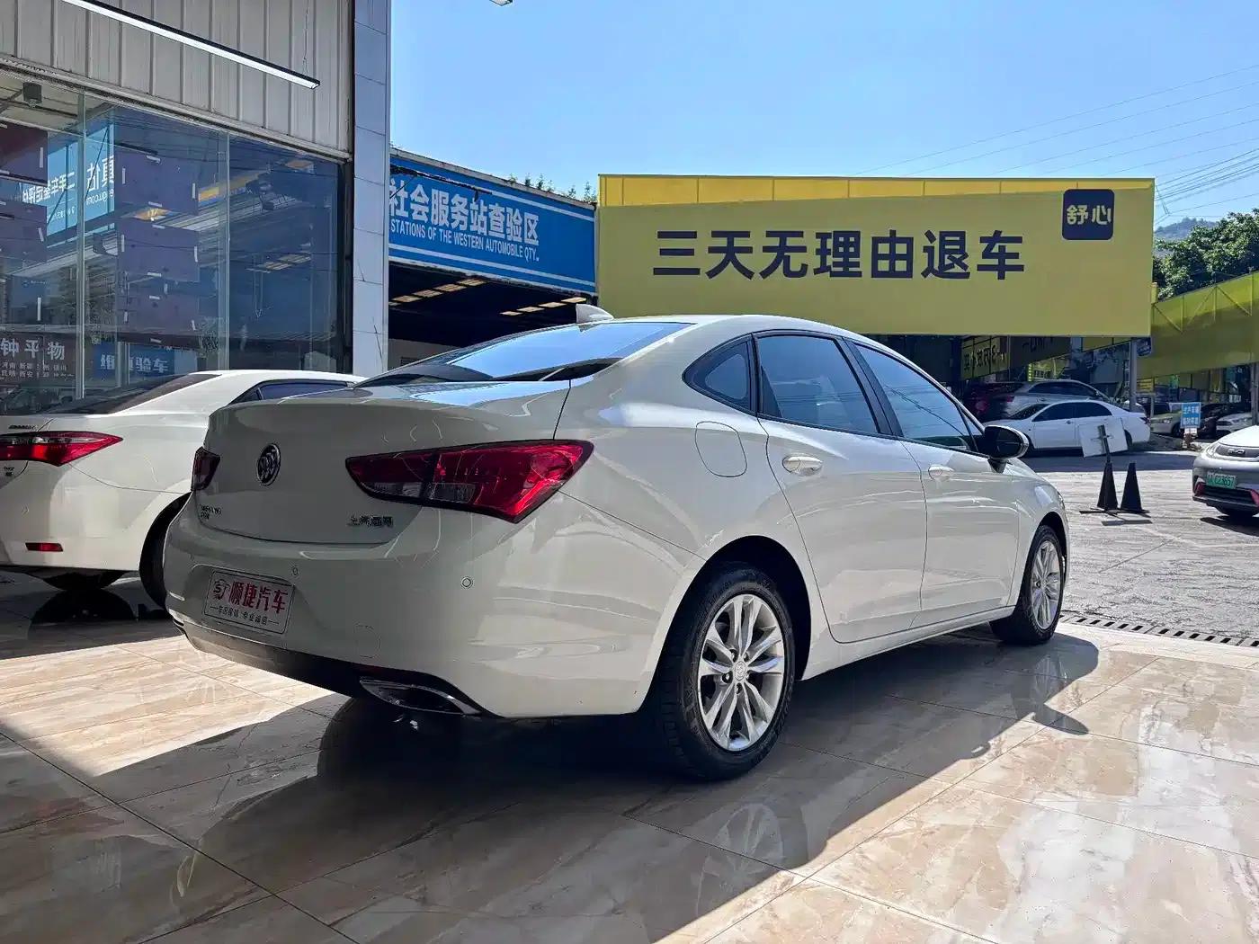 Buick Verano 2019 Sedan 20T Dual-Clutch Leading Edition — миниатюра 11