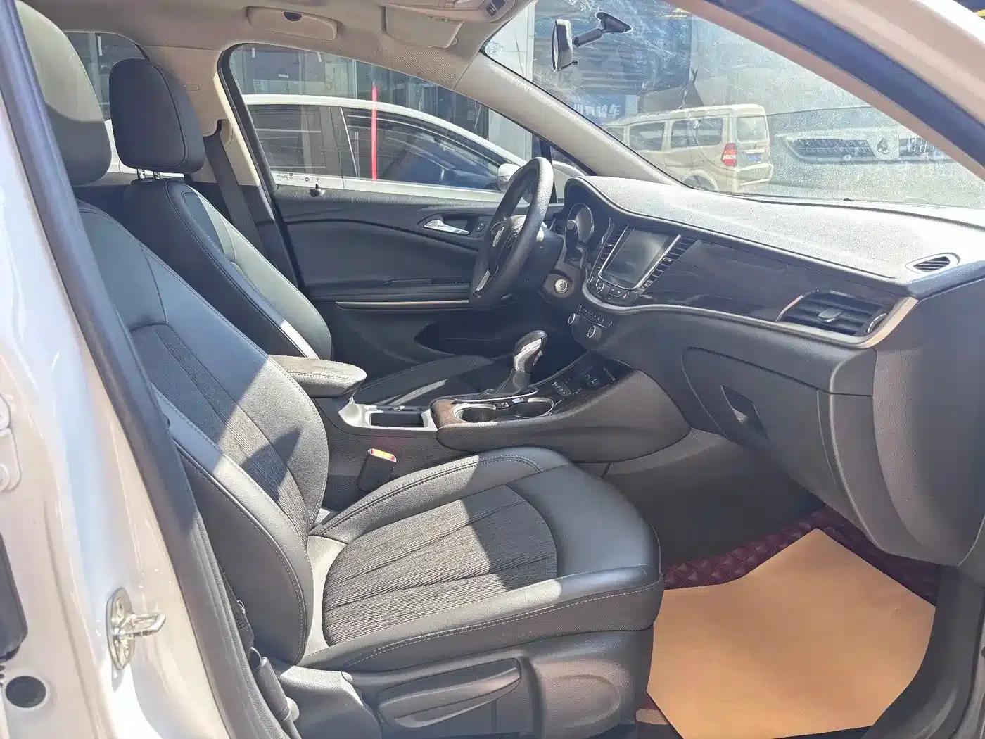 Buick Verano 2019 Sedan 20T Dual-Clutch Leading Edition — миниатюра 6