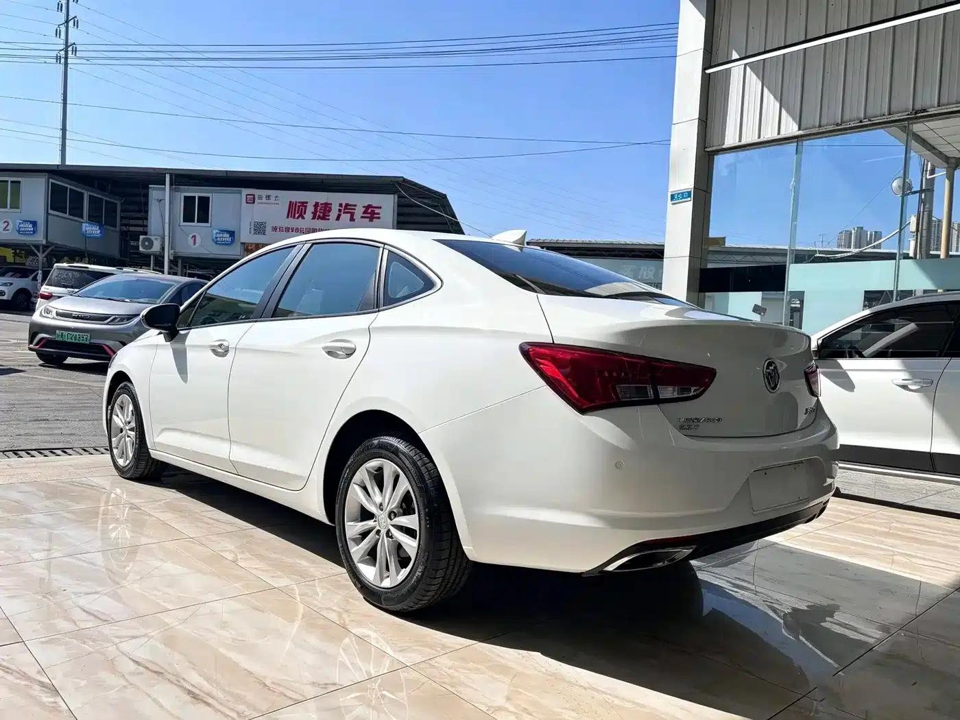 Buick Verano 2019 Sedan 20T Dual-Clutch Leading Edition — миниатюра 9