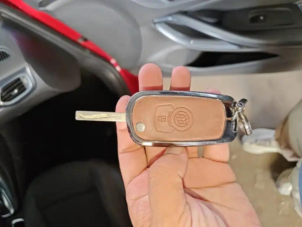 Buick Verano 2016 Hatchback 15S Automatic Leading Edition — миниатюра 9