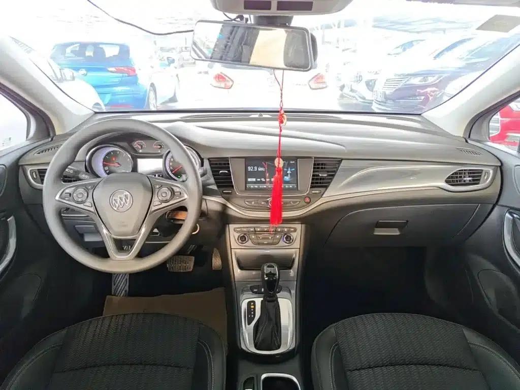 Buick Verano 2016 Hatchback 15S Automatic Leading Edition — миниатюра 10