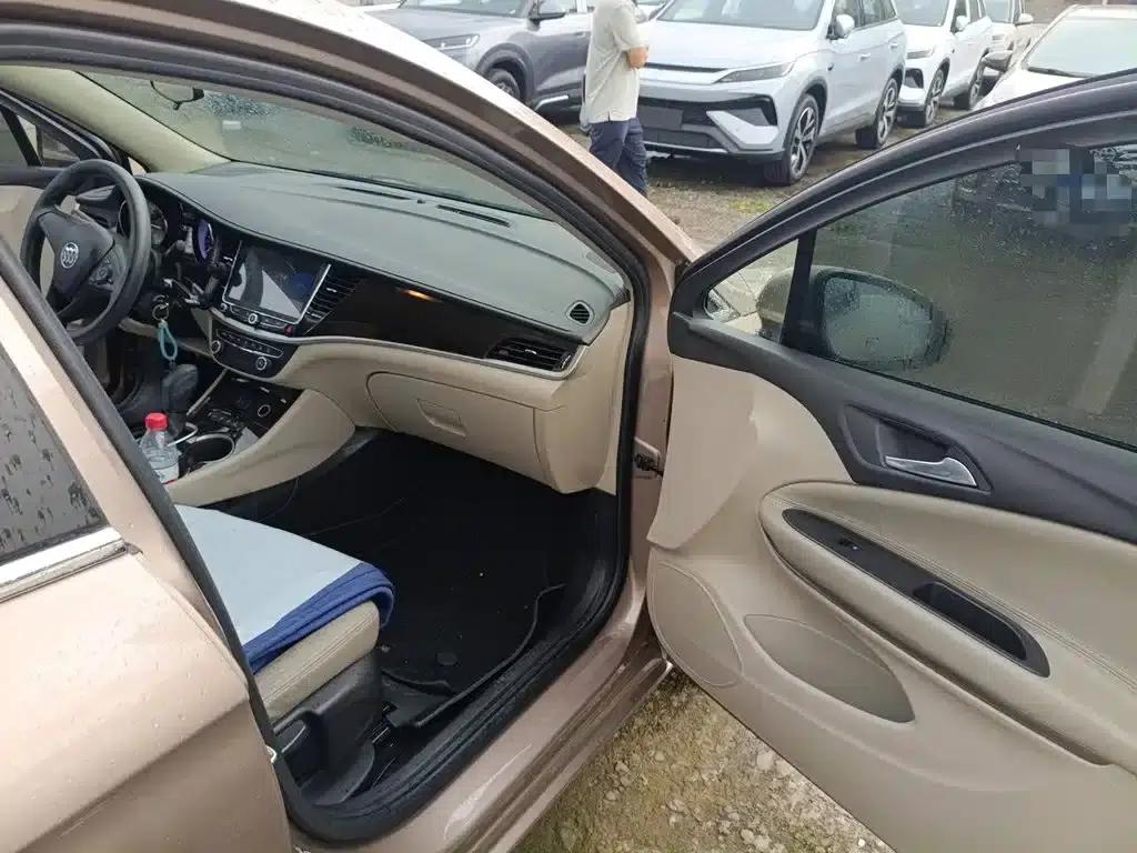 Buick Verano 2019 Sedan 15S Automatic Entry-Level — миниатюра 20
