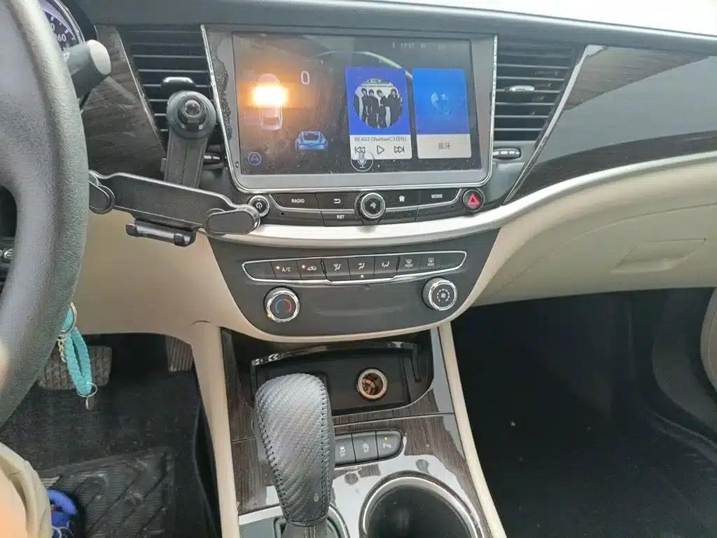 Buick Verano 2019 Sedan 15S Automatic Entry-Level — миниатюра 6