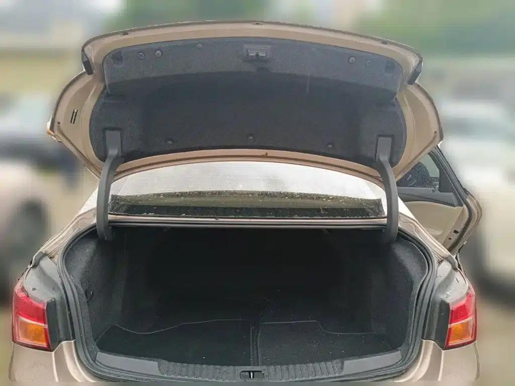Buick Verano 2019 Sedan 15S Automatic Entry-Level — миниатюра 10