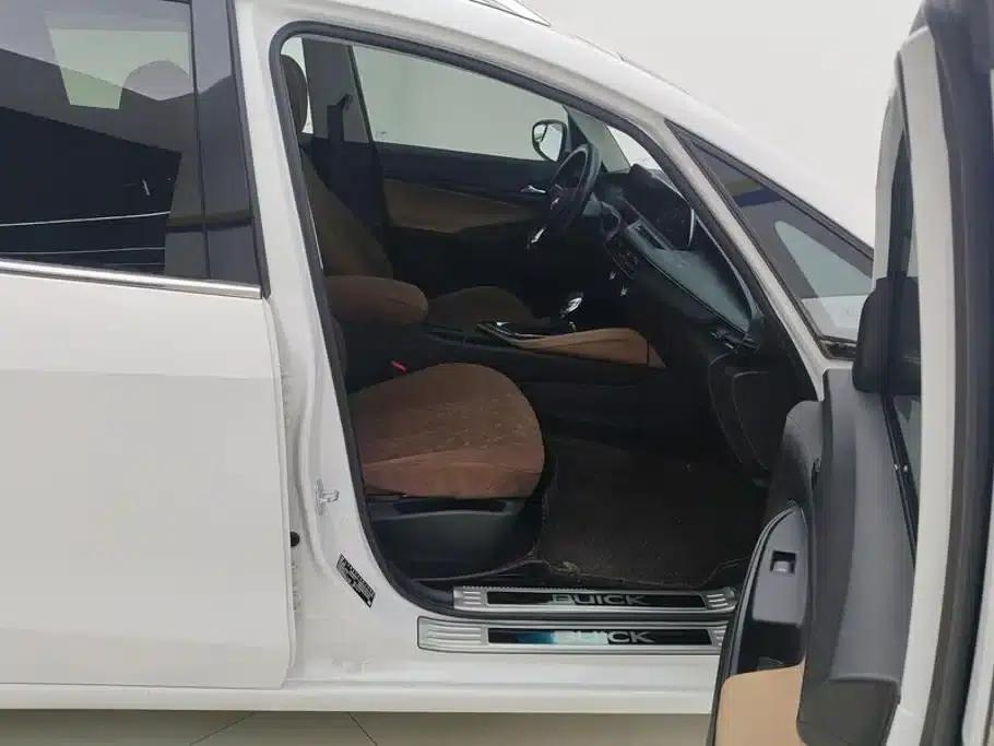 Buick GL6 2021 323T Mild Hybrid Connected Luxury Edition — миниатюра 8