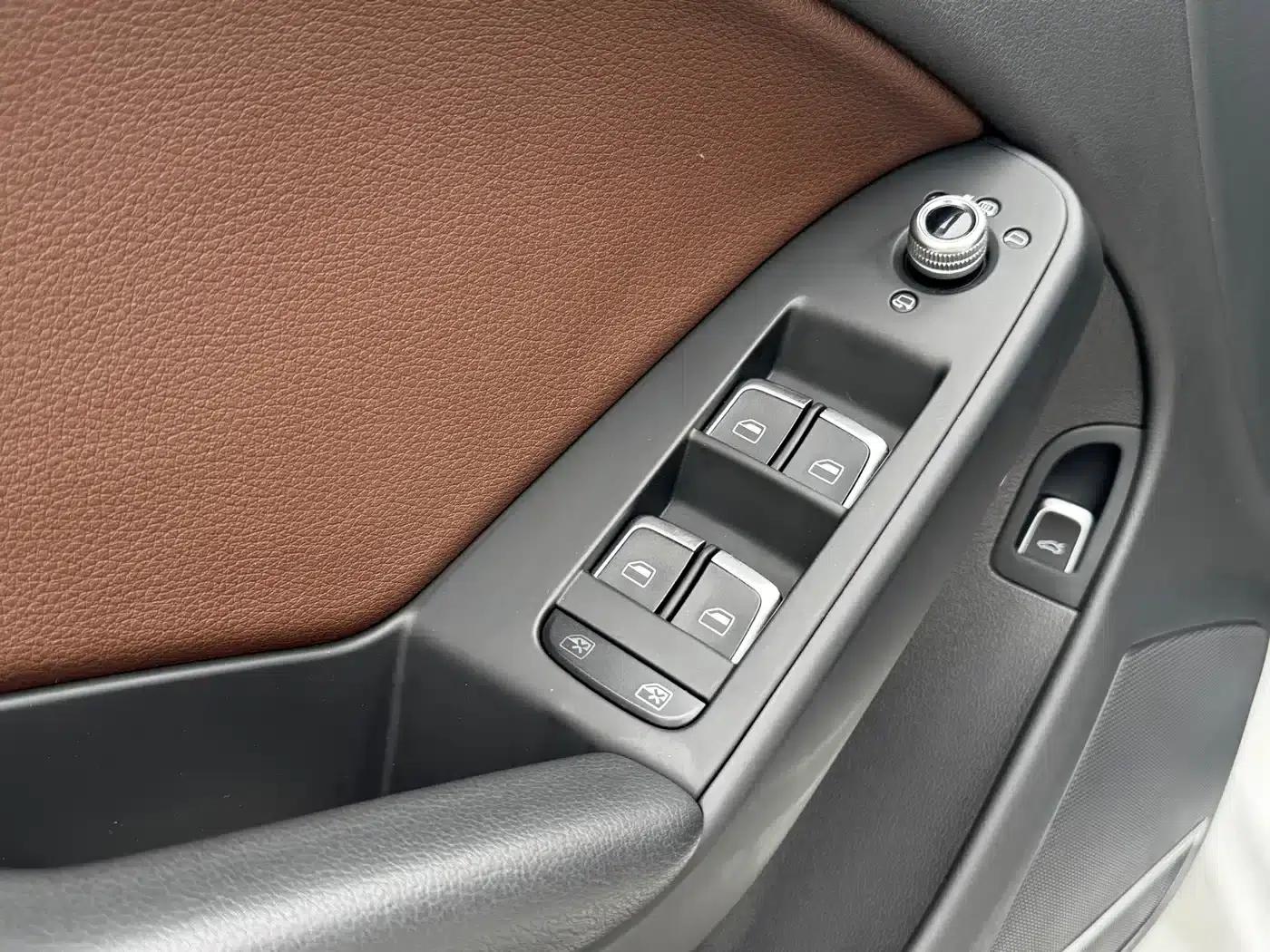 Audi A4L 2016 35 TFSI Classic Edition S line Comfort — миниатюра 12