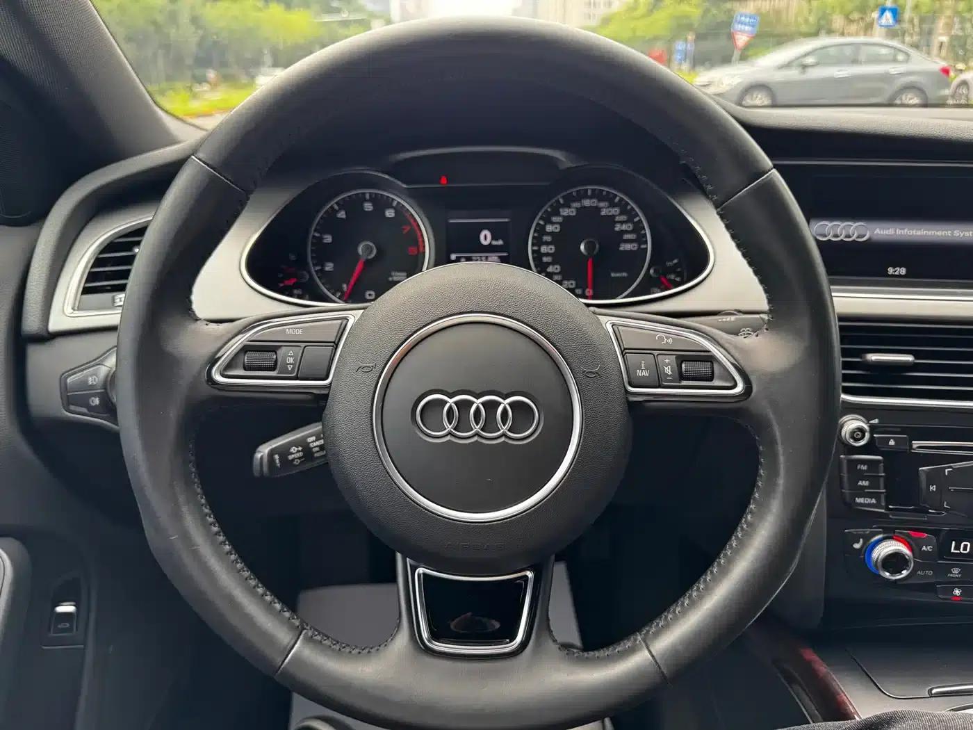 Audi A4L 2016 35 TFSI Classic Edition S line Comfort — миниатюра 26