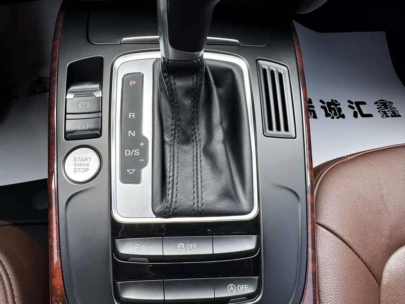 Audi A4L 2016 35 TFSI Classic Edition S line Comfort — миниатюра 27
