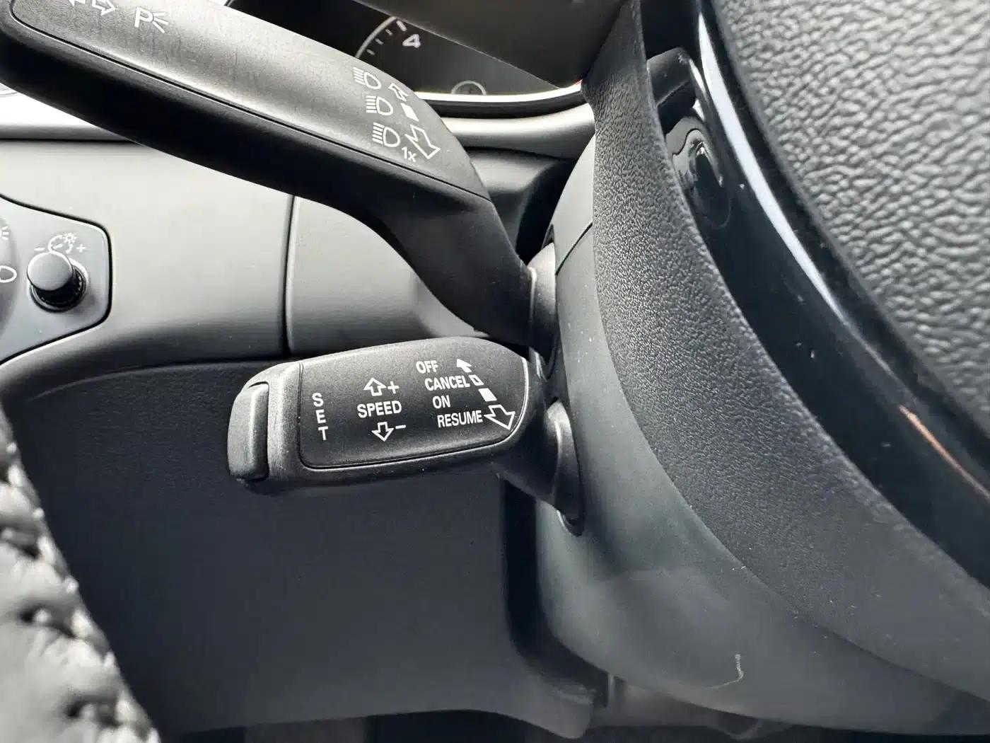 Audi A4L 2016 35 TFSI Classic Edition S line Comfort — миниатюра 30
