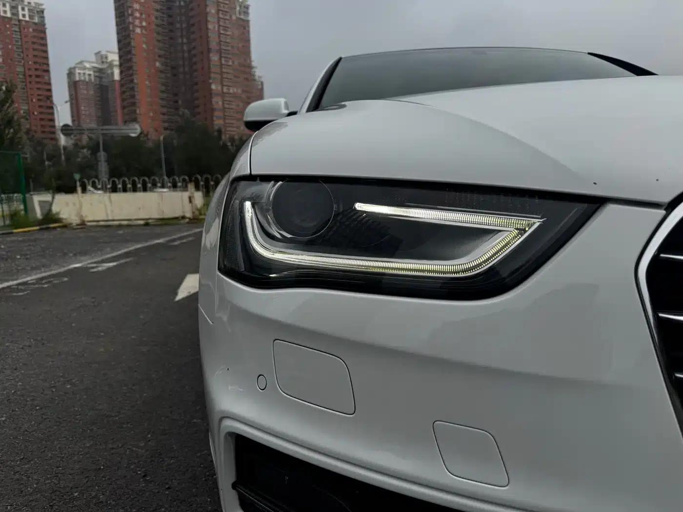 Audi A4L 2016 35 TFSI Classic Edition S line Comfort — миниатюра 4