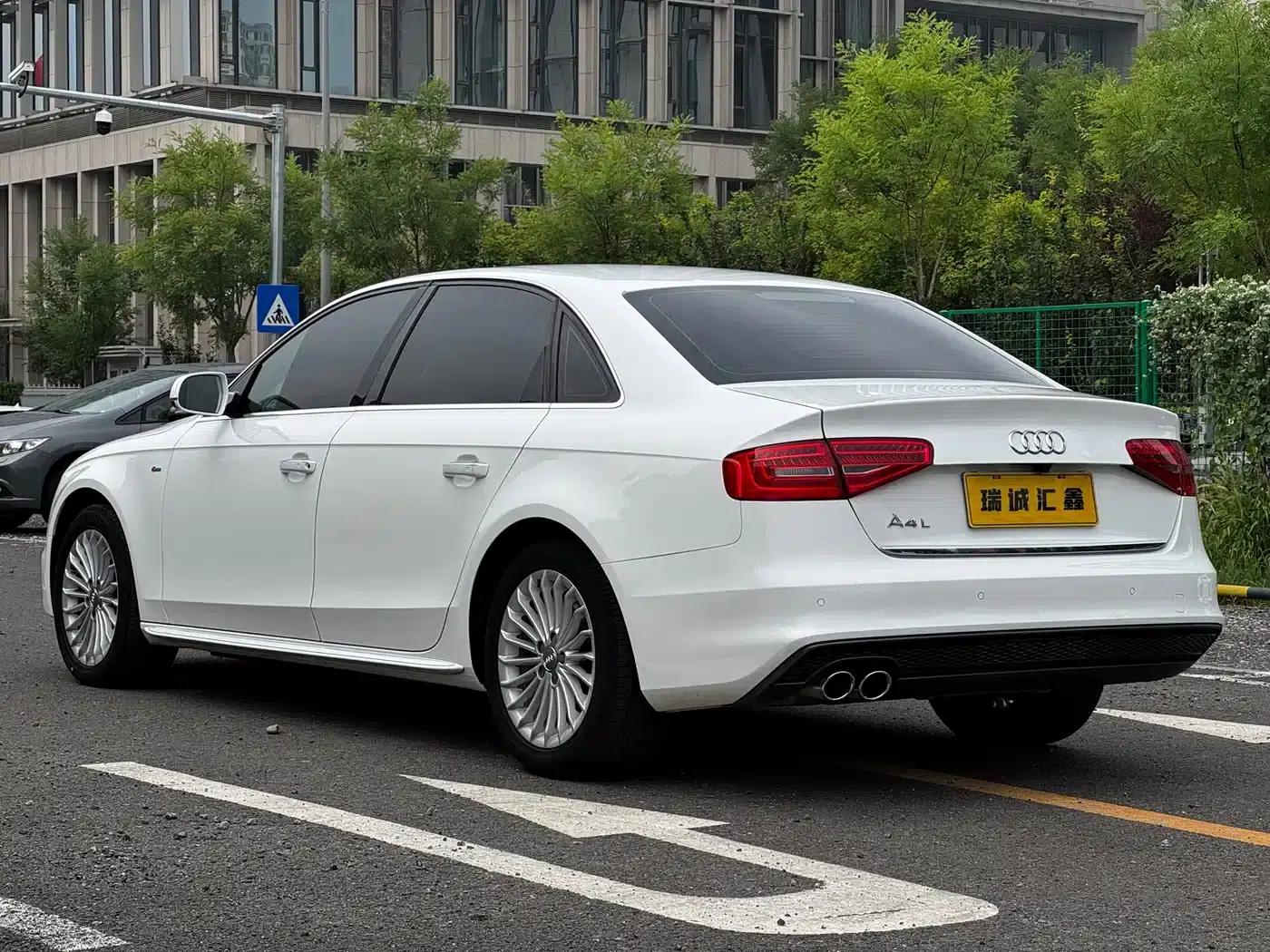 Audi A4L 2016 35 TFSI Classic Edition S line Comfort — миниатюра 8