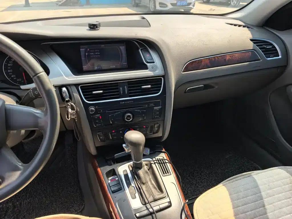 Audi A4L 2009 2.0 TFSI Comfort — миниатюра 12