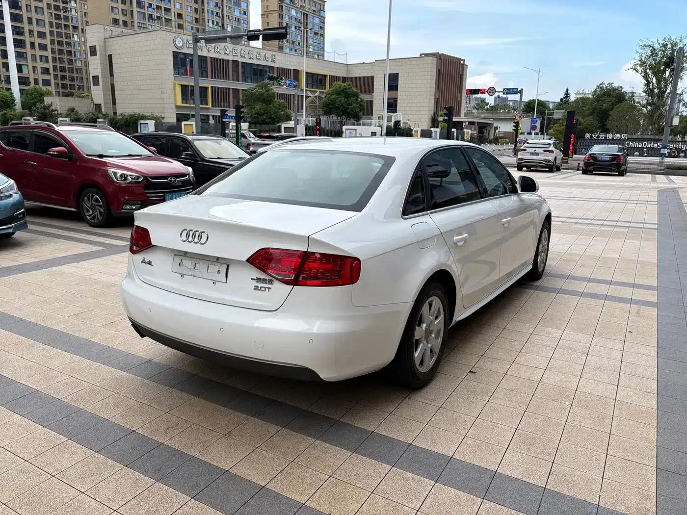 Audi A4L 2012 2.0 TFSI Automatic Comfort — миниатюра 5