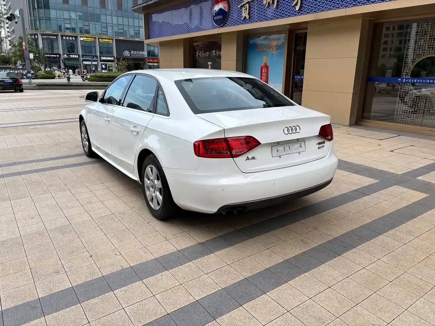 Audi A4L 2012 2.0 TFSI Automatic Comfort — миниатюра 6