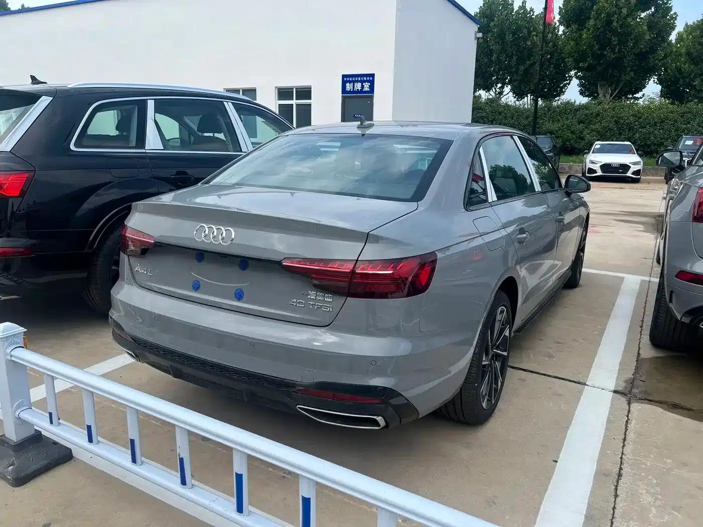 Audi A4L 2025 2 Million Unit Enjoyment Edition 40 TFSI Luxury Dynamic Model — миниатюра 3
