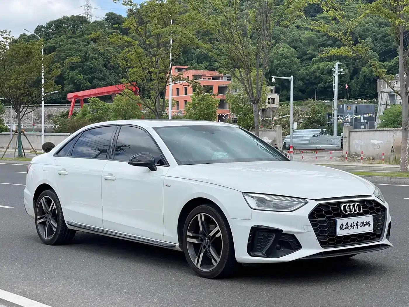Audi A4L 2023 40 TFSI Luxury Dynamic — миниатюра 1
