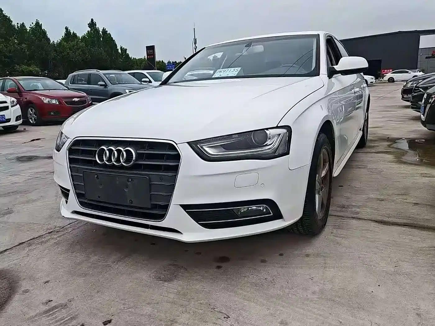 Audi A4L 2013 35 TFSI Automatic Standard Edition — миниатюра 1