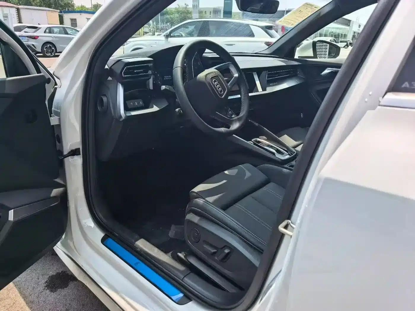 Audi A3 2025 Sportback 35TFSI Flying Spur Luxury Edition — миниатюра 5