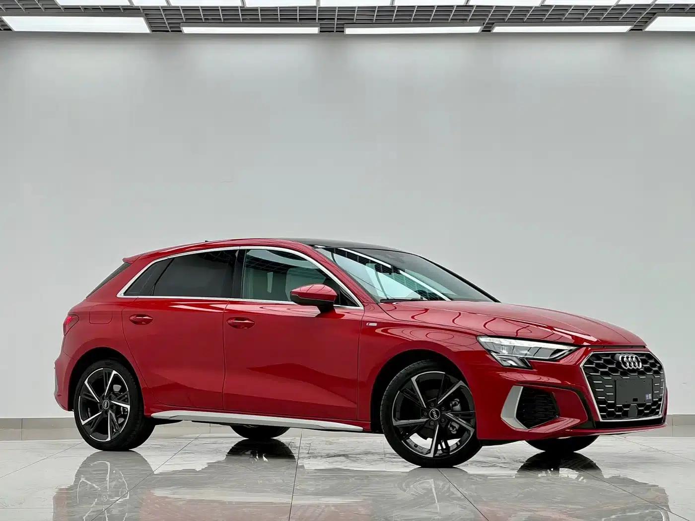 Audi A3 2023 Facelift Sportback 35 TFSI Fashion Sporty Model — миниатюра 3