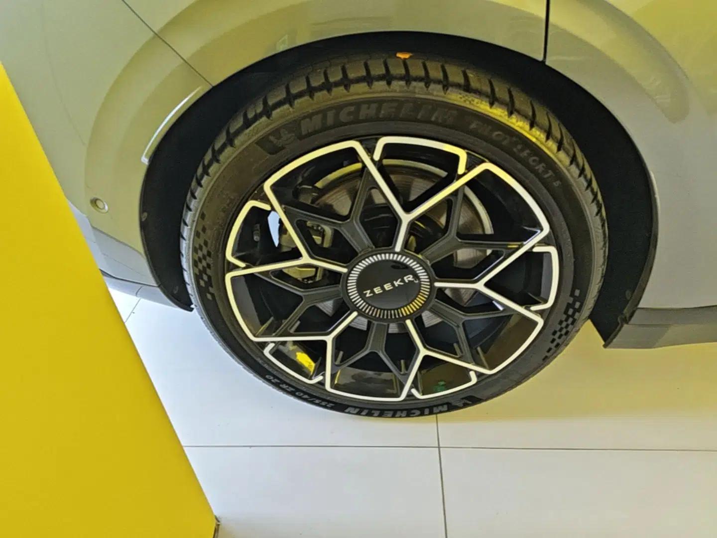 Zeekr 007 2024 Four-Wheel Drive Intelligent Driving Version 100 kWh — миниатюра 11