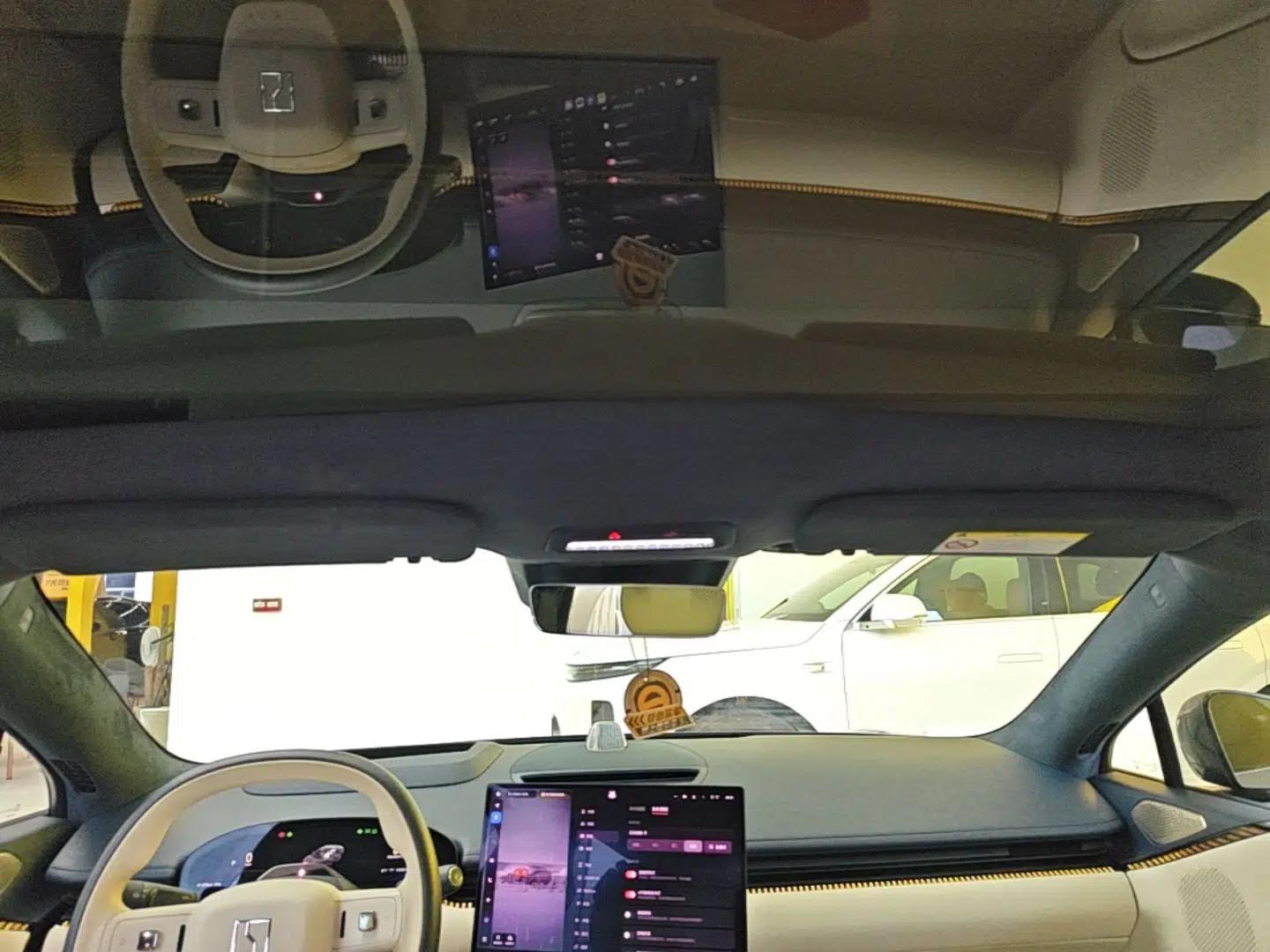 Zeekr 007 2024 Four-Wheel Drive Intelligent Driving Version 100 kWh — миниатюра 21