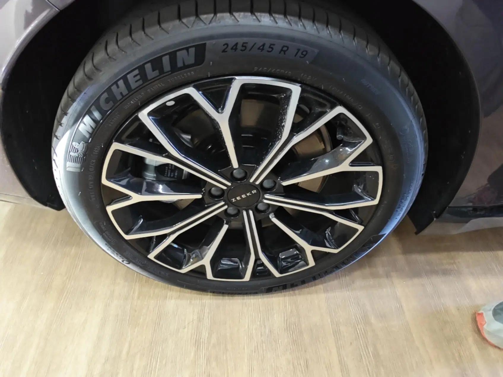Zeekr 007GT 2025 Rear-Drive Intelligent Driving Version 75 kWh — миниатюра 11