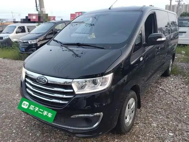 JAC Refine M3 2025 PLUS 1.8L Manual Comfort Edition 9 Seats